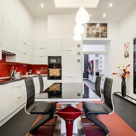 Apartment Red Passion Deluxe At Gozsdu *