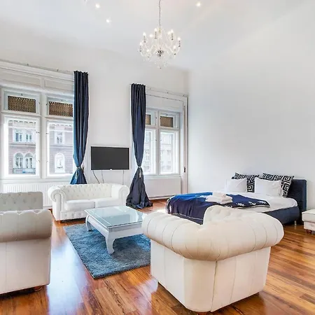 Royale Apartment *