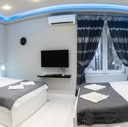 The Royals Downtown Apartman *