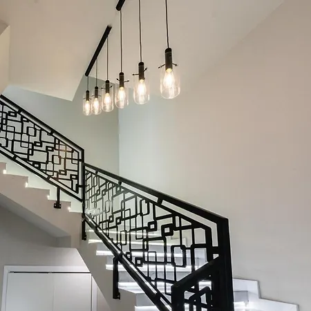 The Royals Downtown Apartman