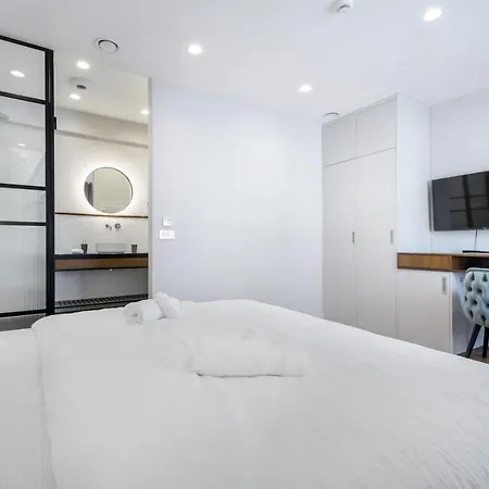 Eye- Boutique Suites, By Bqa 3* 布达佩斯