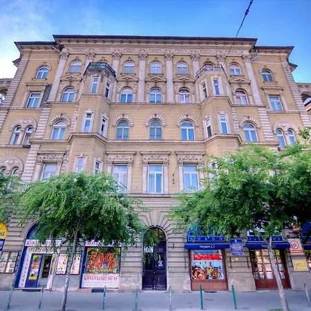 Gellerico At Rakoczi Square Guest house Budapest
