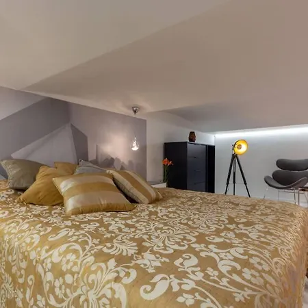 Apartment Premium By Hi5-king Street's Luxury