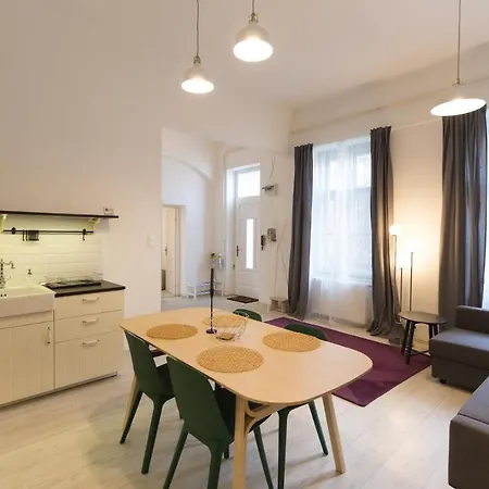 Apartment Palace District