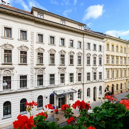 Hotel Bristol