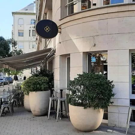 Cleopatra * Budapest