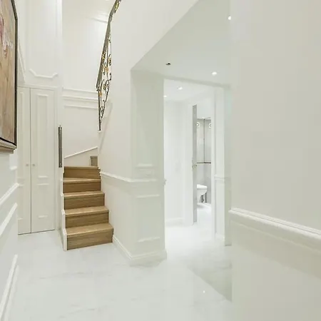 Appartement Bpr The Golden Astoria With Balcony And A/c