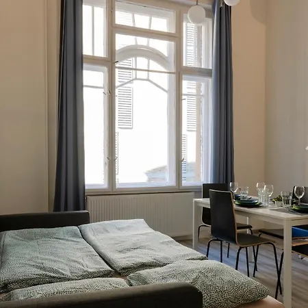 Hotel apartamentowy Bartok *