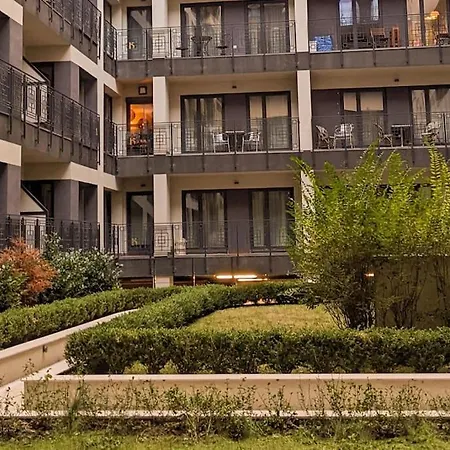 Modern Luxe In Heart Of Downtown *