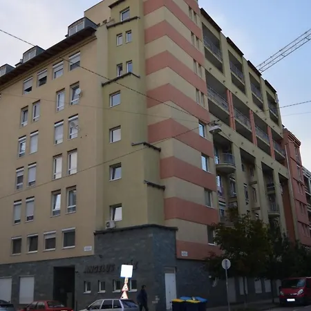 Flat At The Edge Of The Center + Parking Appartamento Budapest