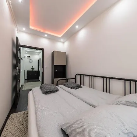 Spacious 3-room With Free Parking Apartment