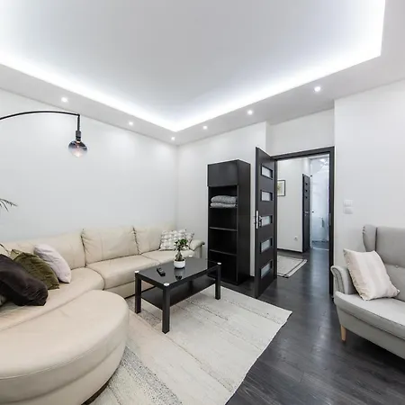 Spacious 3-room With Free Parking * Budapest