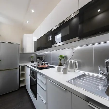 Spacious 3-room With Free Parking Apartment