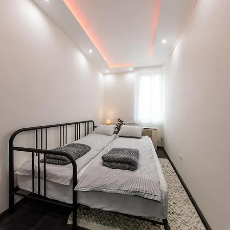 Apartment Spacious 3-room With Free Parking Budapest