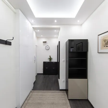 Spacious 3-room With Free Parking * Budapest