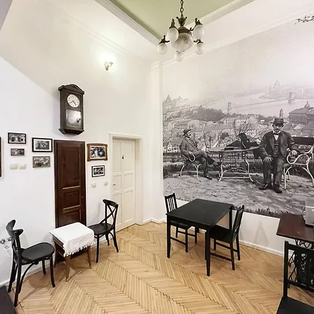 A10-budapest Center