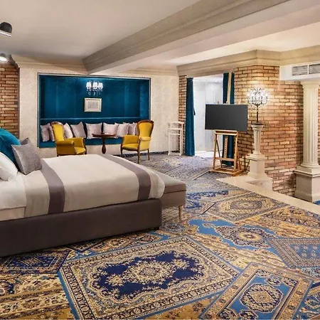 Hotel Mystery 5*
