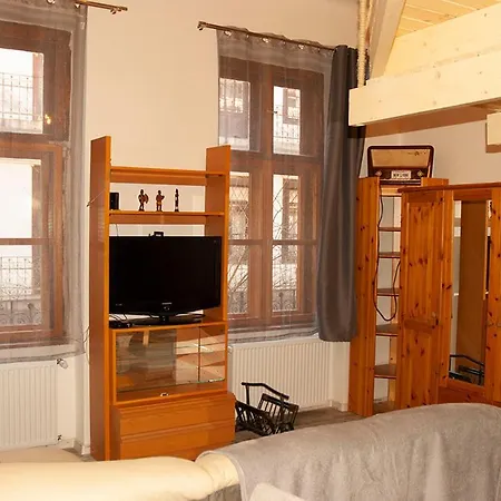 Apartment Western *