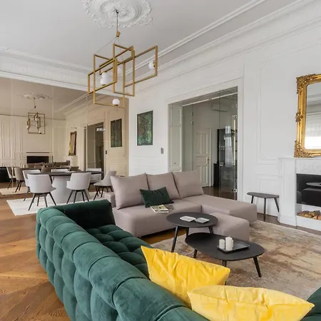 Riverside Apartment *