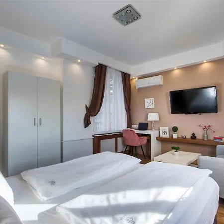 Apartamento Premium Szervita Square *