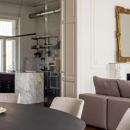 Riverside Apartment *
