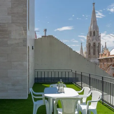 Downtown Residences Leo - Ac, Elevator, Terrace Appartamento