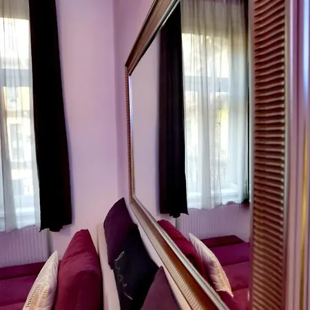 Dolce Vita Supremier * Budapest
