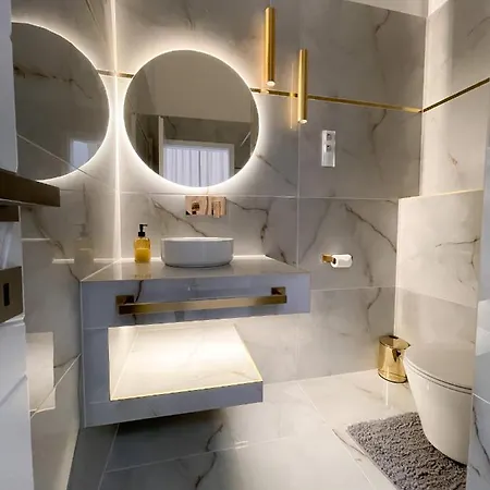 St Stephen Luxury With Jacuzzi And Sauna Apartman *
