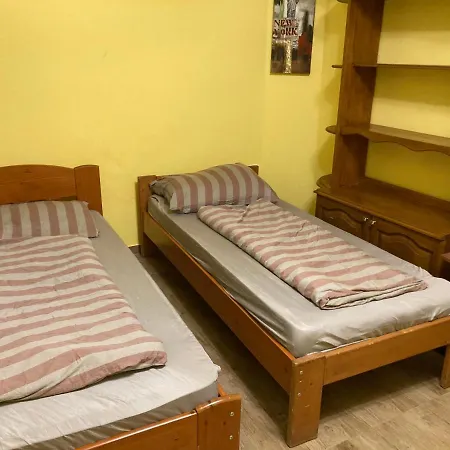Roland Apartmant Zuglo Appartamento Budapest