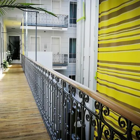 Hotel Atrium Fashion 4*