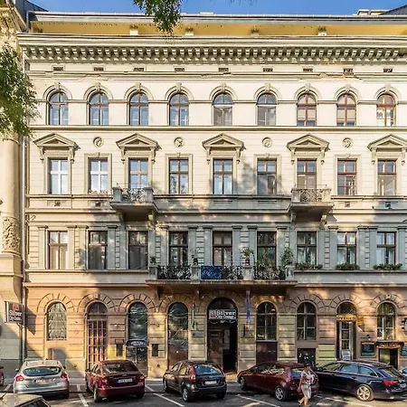 Silver Center Szálloda 3*