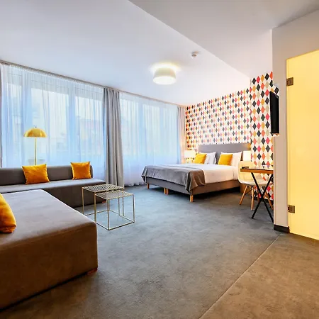 Hotel Roombach Center 3*