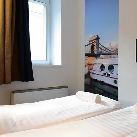 Maverick Soho Hostal