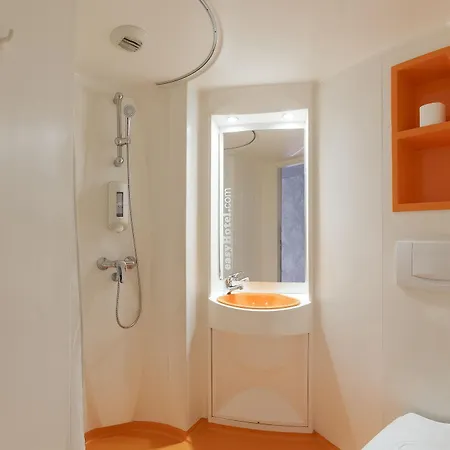 Easyhotel Oktogon 3*