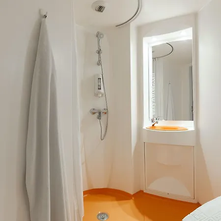 Easyhotel Oktogon 3*