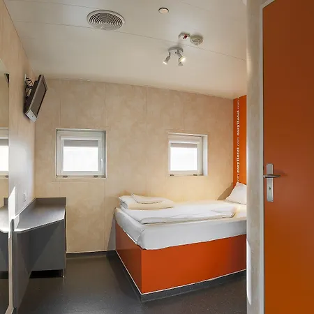 Easyhotel Oktogon 3*