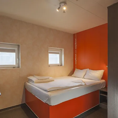 Easyhotel Oktogon 3*