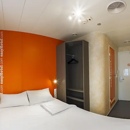 Otel Easyhotel Oktogon 3*