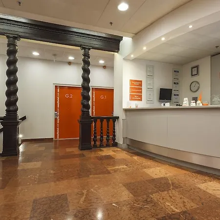 Easyhotel Oktogon 3*