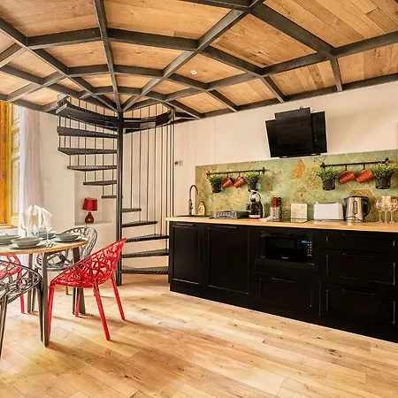 Liszt Designer 2bedroom Center Apartment