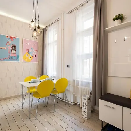 Bpr Chic Gem In The Heart Of The Apartment