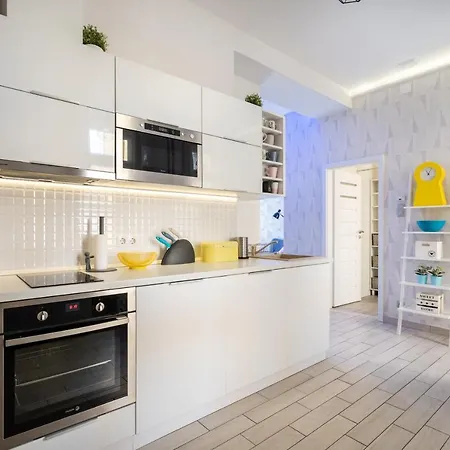 Bpr Chic Gem In The Heart Of The