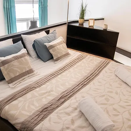 Real Semmelweis Ii Apartmán *
