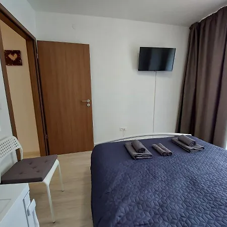 Arsenal House Apartament *
