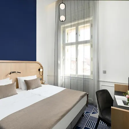 Hotel Oktogon Haggenmacher By Continental Group 4*