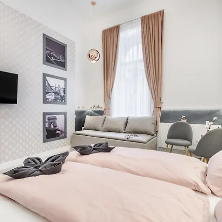 Elisabeth 50 * Budapest