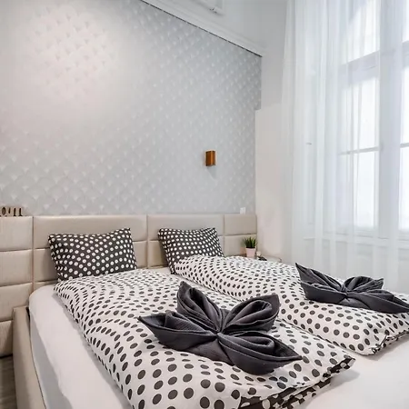 Elisabeth 50 * Budapest