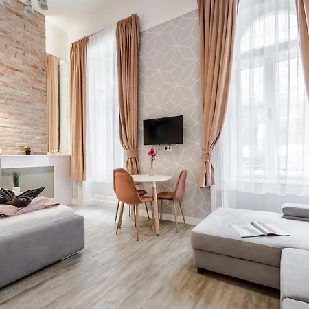Elisabeth 50 * Budapest