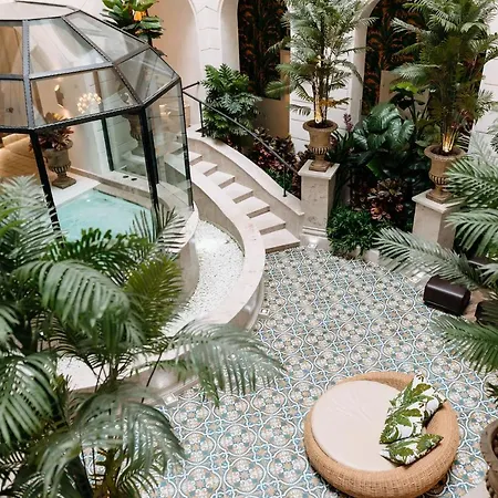 Hotel Mystery 5*