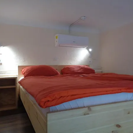 Loft House * Budapesta